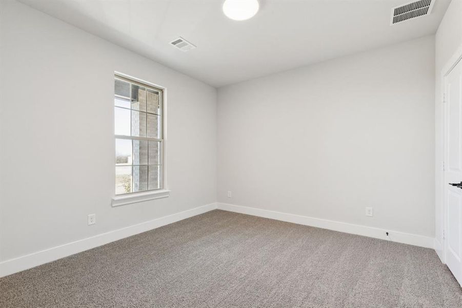 Spacious, unfurnished interior of a new home in Ellis Ranch Estates, Waxahachie (Image 17).