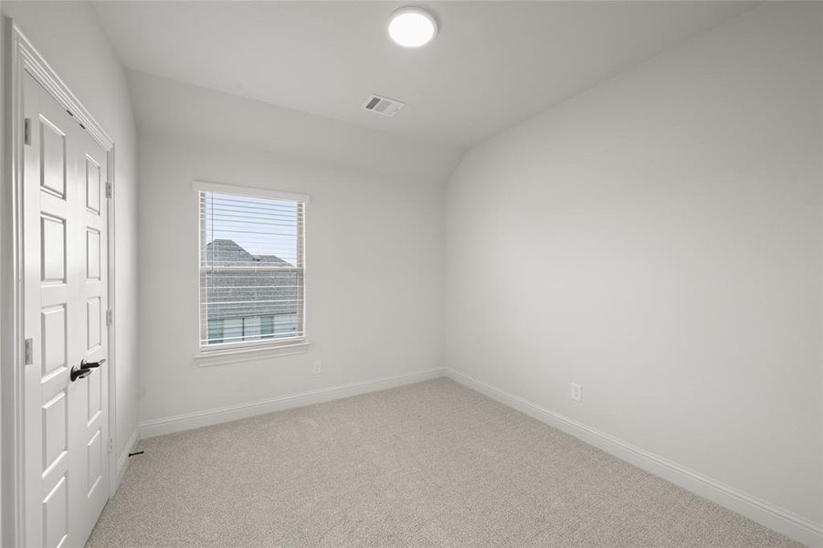 Spacious, unfurnished interior of a new home in BridgeWater - Phase 1, Midlothian (Image 16).