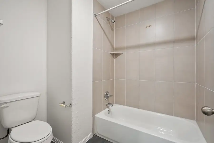 037_lnb09680_110 037_lnb09680_110