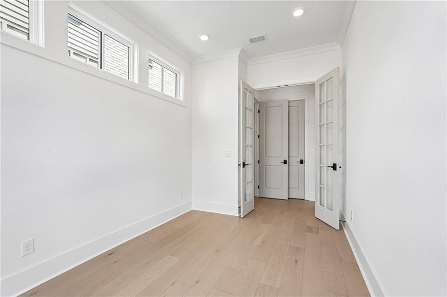 Spacious, unfurnished interior of a new home in Park Walke, Alpharetta (Image 53).