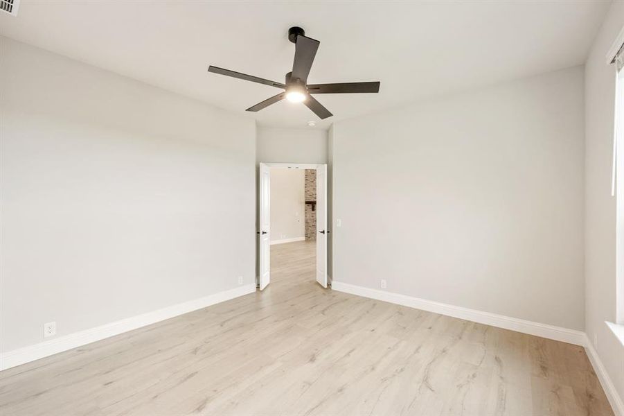 Spacious, unfurnished interior of a new home in Meraki, Forney (Image 24).