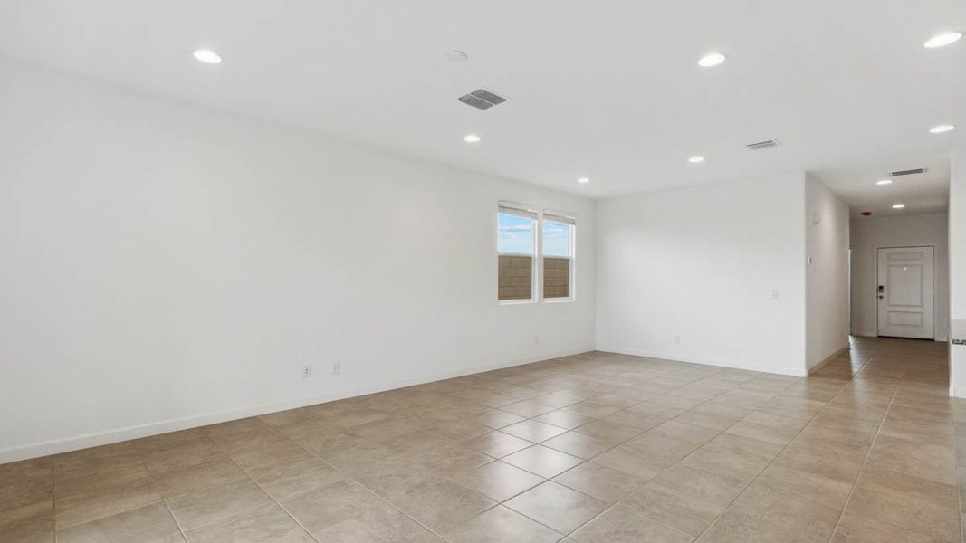 Spacious, unfurnished interior of a new home in Elena Trails, Maricopa (Image 15).