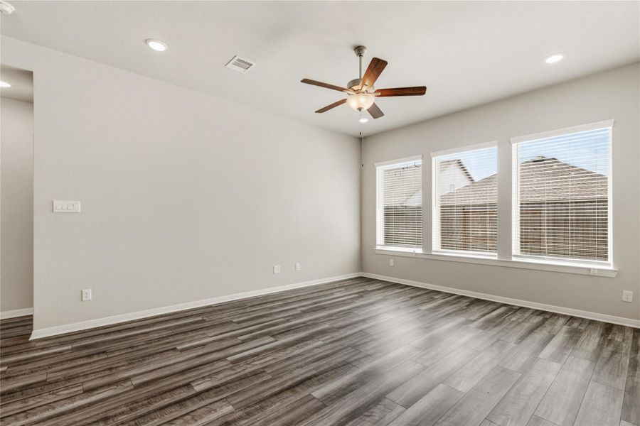 Spacious, unfurnished interior of a new home in Jordan Ranch 45' Homesites, Fulshear (Image 22).