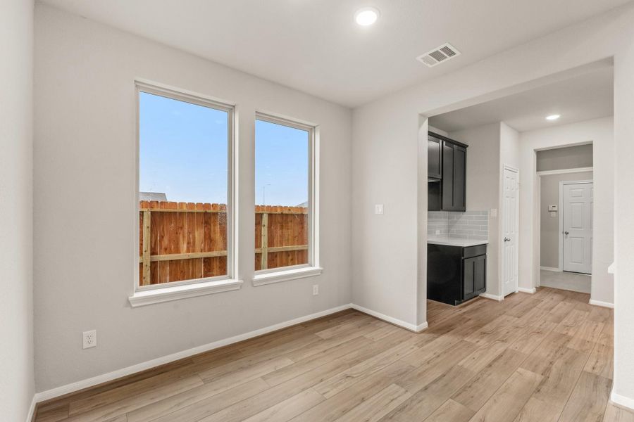 Spacious, unfurnished interior of a new home in Oakwood Estates, Waller (Image 14).