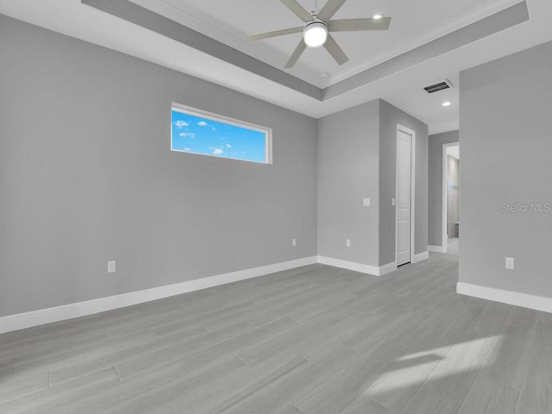 Spacious, unfurnished interior of a new home in , Rotonda West (Image 17).