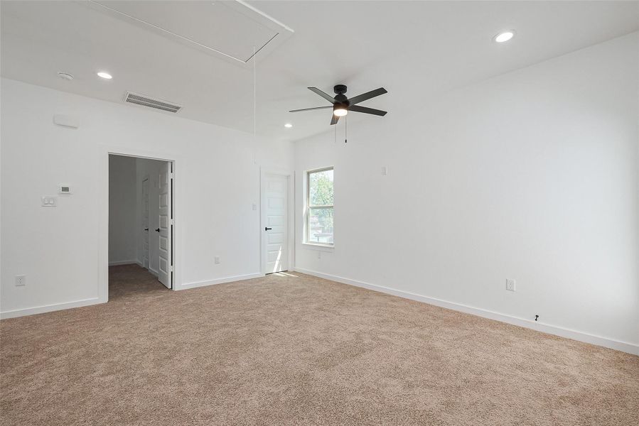 Spacious, unfurnished interior of a new home in , Houston (Image 40).