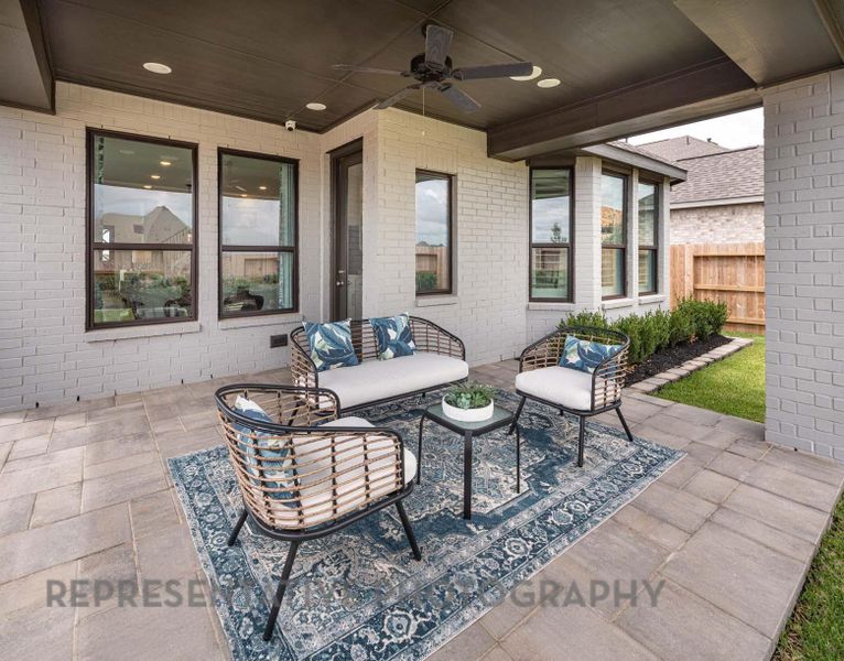 Exterior details and patio area of a home in Pomona, Manvel (Image 2).