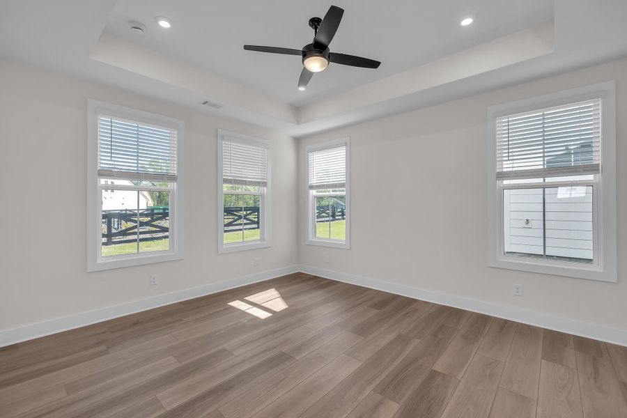 Spacious, unfurnished interior of a new home in Social Circle, Chattanooga (Image 12). Spacious, unfurnished interior of a new home in Social Circle, Chattanooga (Image 12).