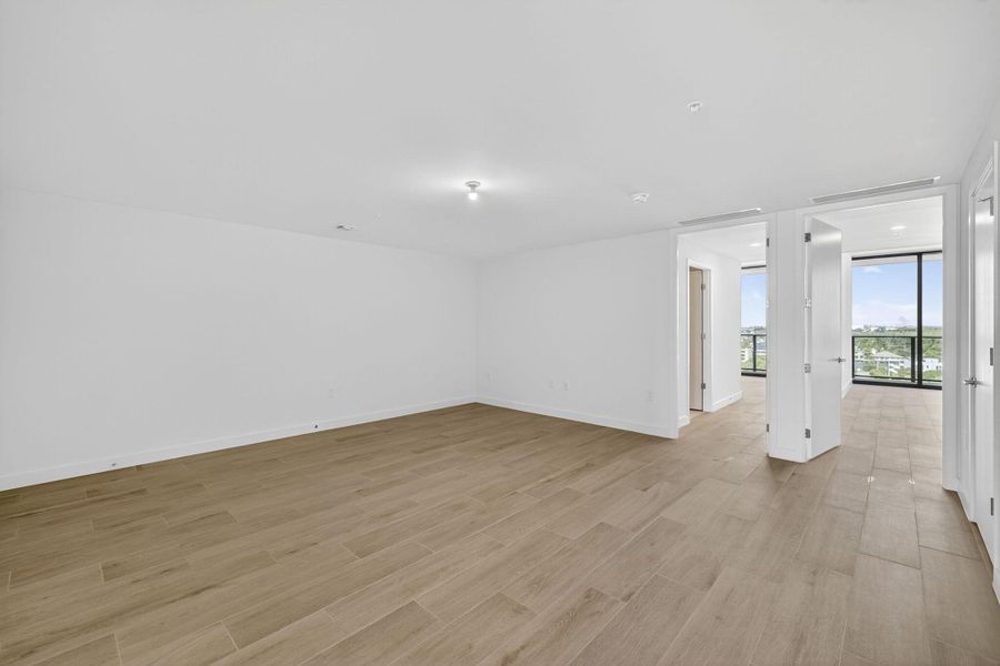 Spacious, unfurnished interior of a new home in , Pompano Beach (Image 41). Spacious, unfurnished interior of a new home in , Pompano Beach (Image 41).