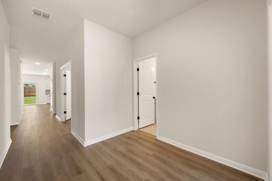 Spacious, unfurnished interior of a new home in Patterson Ranch, Georgetown (Image 22).