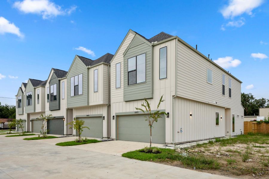 Front exterior of a new home in , Houston, TX, highlighting curb appeal (Image 24). Front exterior of a new home in , Houston, TX, highlighting curb appeal (Image 24).