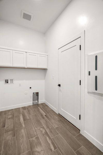 Spacious, unfurnished interior of a new home in Tierra Del Este 91, El Paso (Image 21). Spacious, unfurnished interior of a new home in Tierra Del Este 91, El Paso (Image 21).