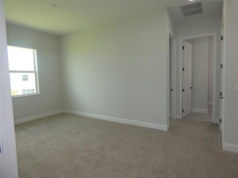 Spacious, unfurnished interior of a new home in , Westlake (Image 21).