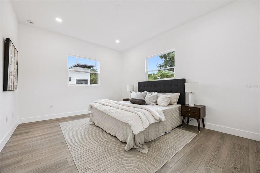 Furnished interior view inside a new home in , Orlando (Image 6).