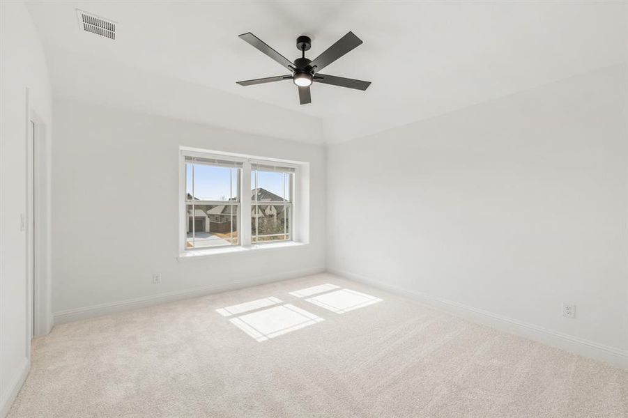 Spacious, unfurnished interior of a new home in Terracina, Rockwall (Image 39). Spacious, unfurnished interior of a new home in Terracina, Rockwall (Image 39).