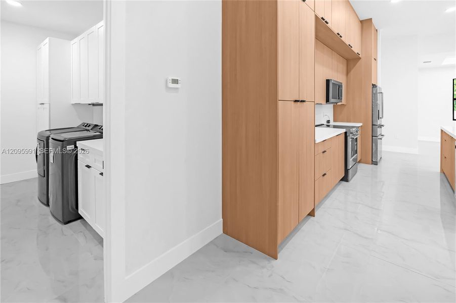 Furnished interior view inside a new home in , Cape Coral (Image 18).