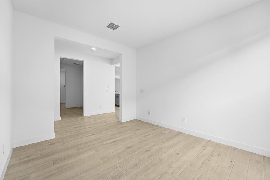 Spacious, unfurnished interior of a new home in Combs Ranch, San Tan Valley (Image 18).