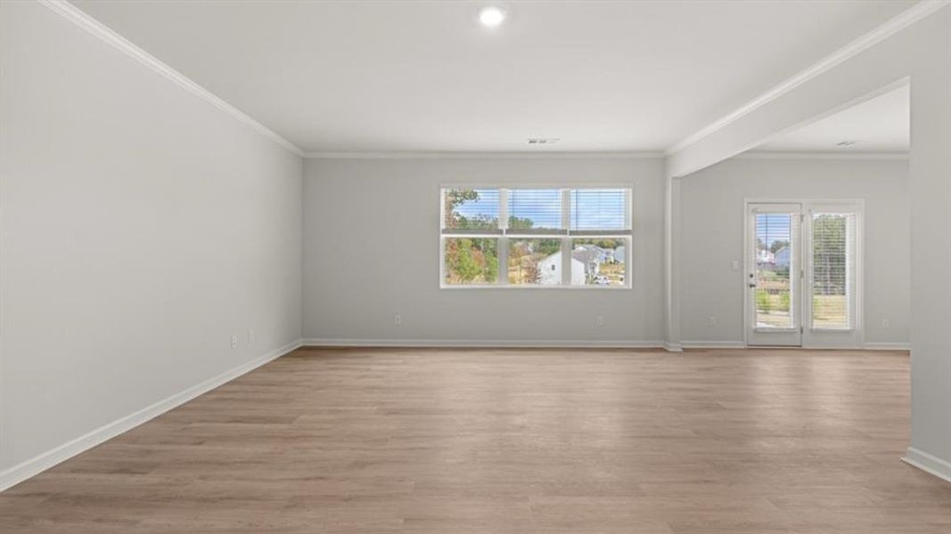 Spacious, unfurnished interior of a new home in Lost Creek, Dallas (Image 27).