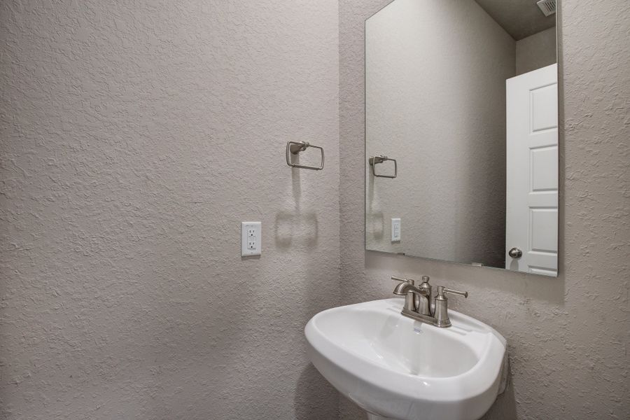 Representative interior finishes for a home built from the The Murray F by Davidson Homes LLC in Hickory Ridge, Elmendorf (Image 14).
