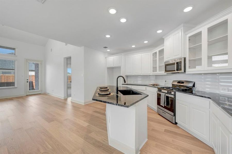 Furnished interior view inside a new home in Creekshaw – Gardens, Royse City (Image 13).