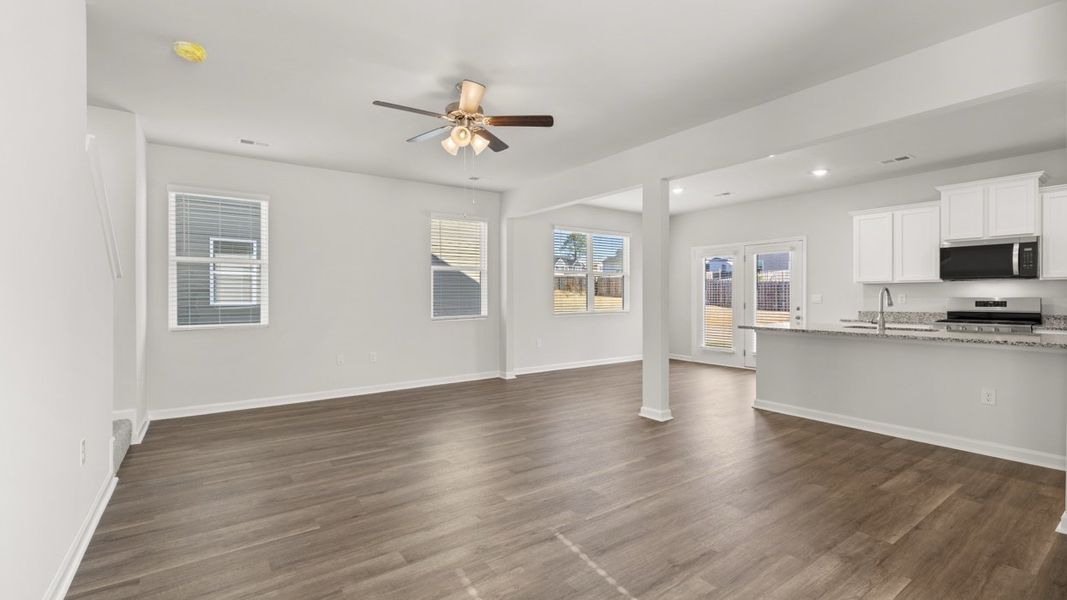 Spacious, unfurnished interior of a new home in The Abbey at Trolley Run Station, Aiken (Image 11).