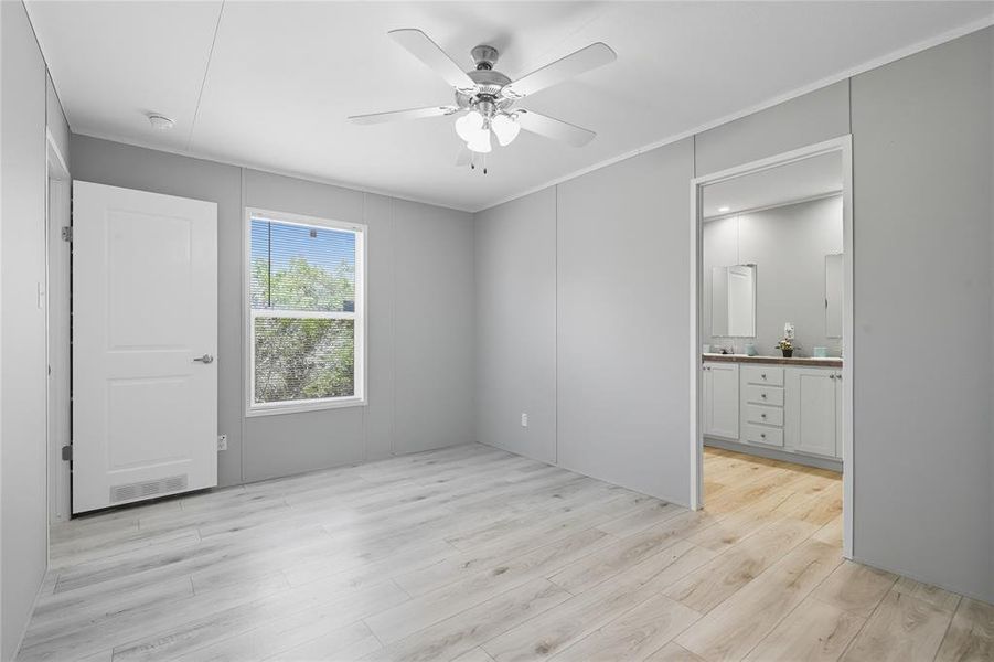 Spacious, unfurnished interior of a new home in , Granbury (Image 18). Spacious, unfurnished interior of a new home in , Granbury (Image 18).