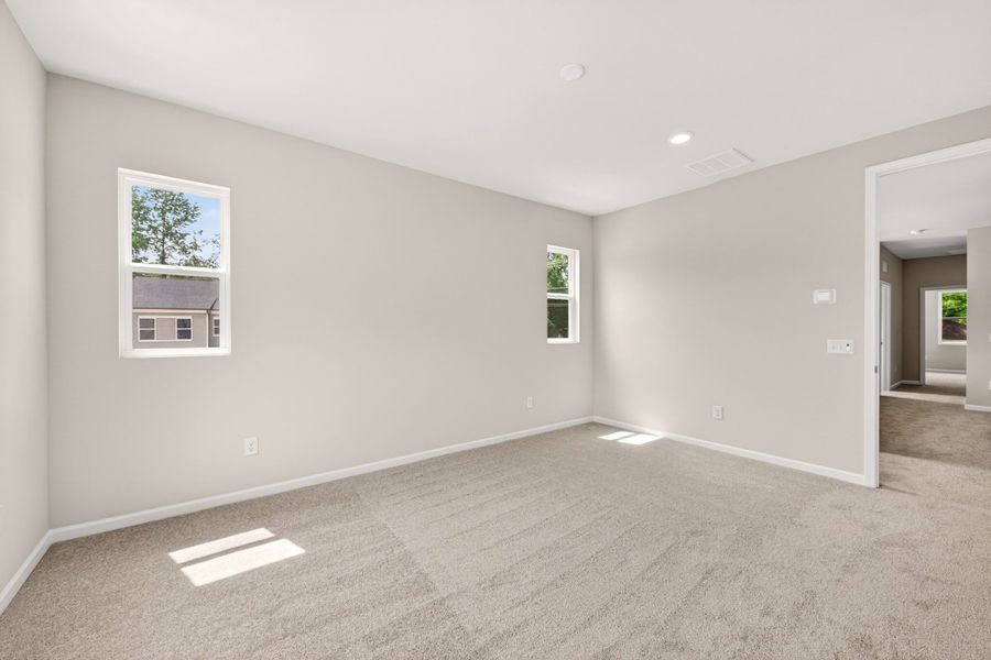 Spacious, unfurnished interior of a new home in Amplitude, Charlotte (Image 29).