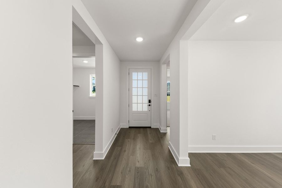 Spacious, unfurnished interior of a new home in Inspiration Collection 60 at Painted Tree, McKinney (Image 13).