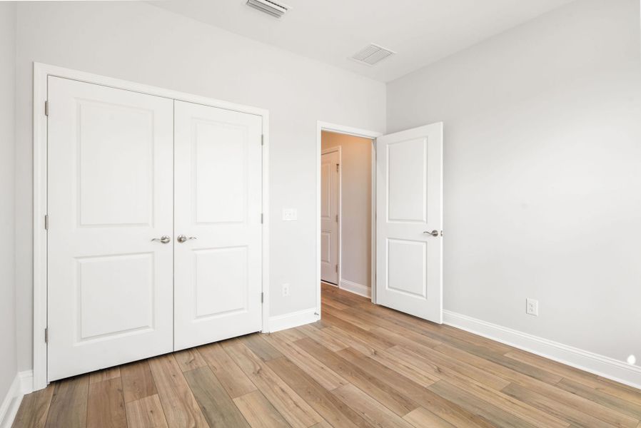 Spacious, unfurnished interior of a new home in Sun City Hilton Head, Bluffton (Image 16).