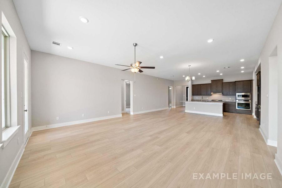 Spacious, unfurnished interior of a new home in Lago Mar, Texas City (Image 21).