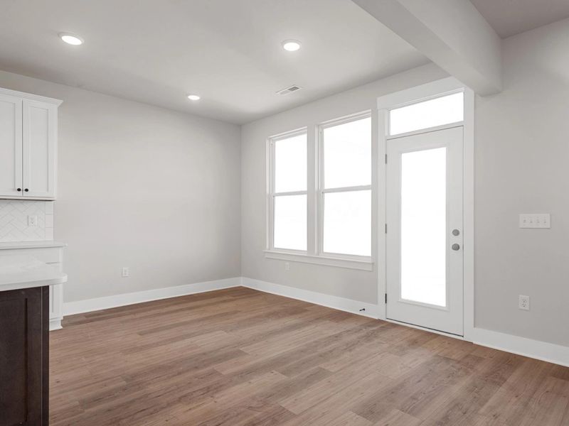 Spacious, unfurnished interior of a new home in Calista Farms, White House (Image 18).