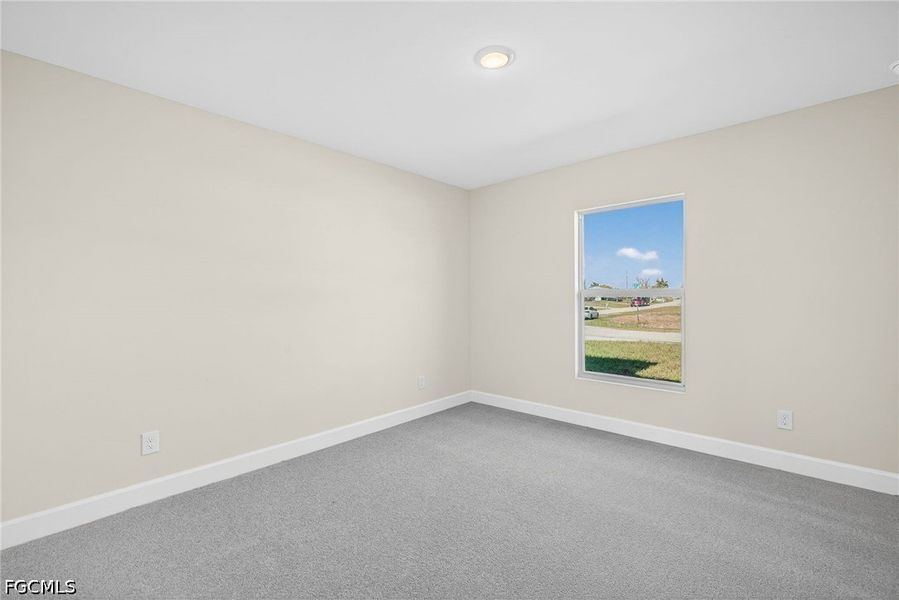Spacious, unfurnished interior of a new home in Cape Coral, Cape Coral (Image 20).