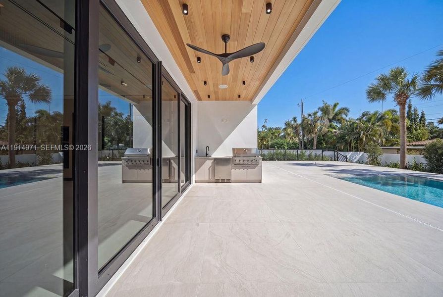 Exterior details and patio area of a home in , Fort Lauderdale (Image 37).