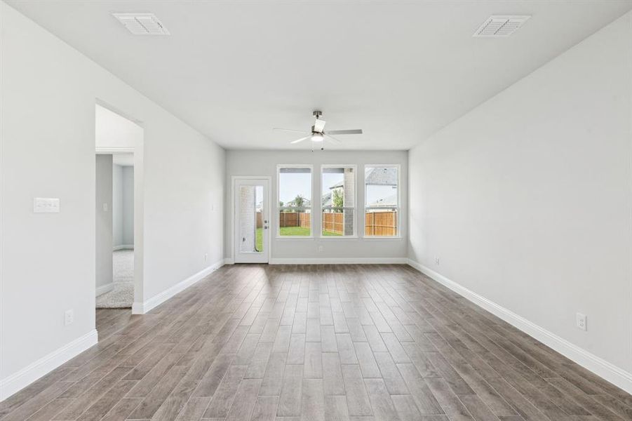 Spacious, unfurnished interior of a new home in Bellagio, Forney (Image 25). Spacious, unfurnished interior of a new home in Bellagio, Forney (Image 25).