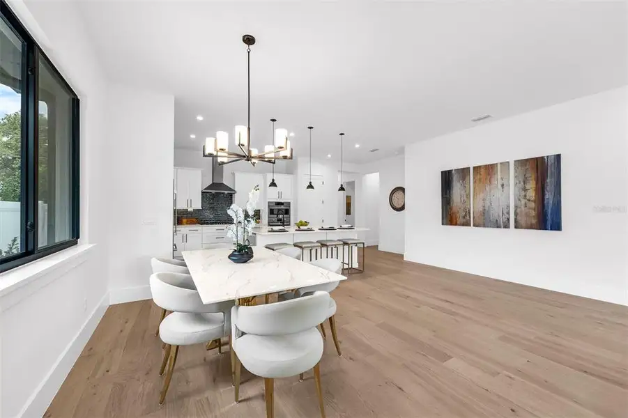 Furnished interior view inside a new home in , Orlando (Image 8).