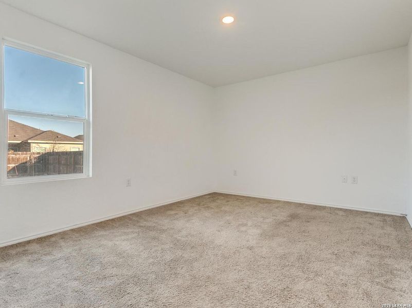 Spacious, unfurnished interior of a new home in Mission del Lago, San Antonio (Image 25). Spacious, unfurnished interior of a new home in Mission del Lago, San Antonio (Image 25).