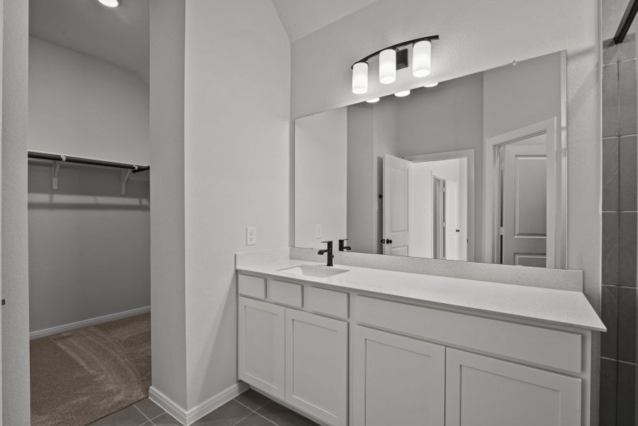 The Stonewood - Owner's Bath