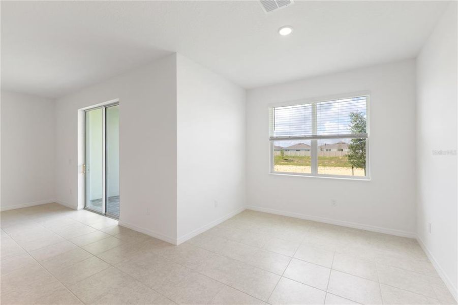 Spacious, unfurnished interior of a new home in Tarpon Bay, Haines City (Image 9). Spacious, unfurnished interior of a new home in Tarpon Bay, Haines City (Image 9).
