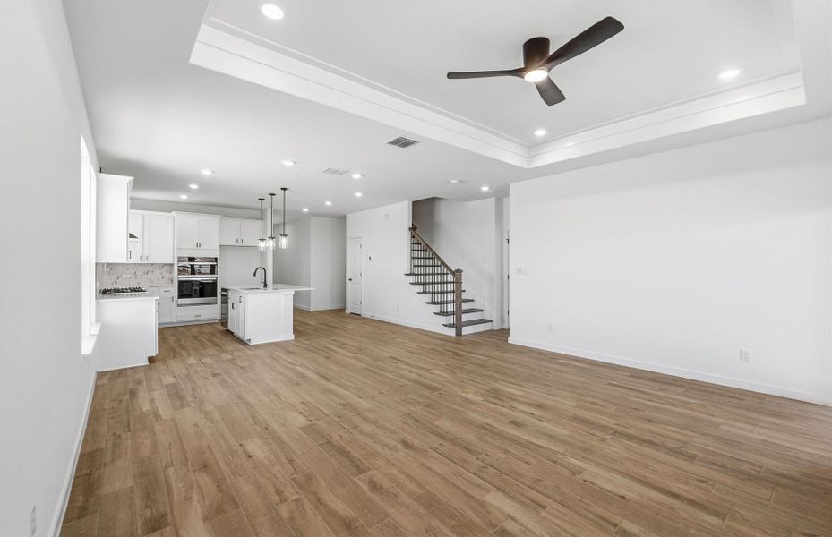 Spacious, unfurnished interior of a new home in Sunfield, Buda (Image 48).