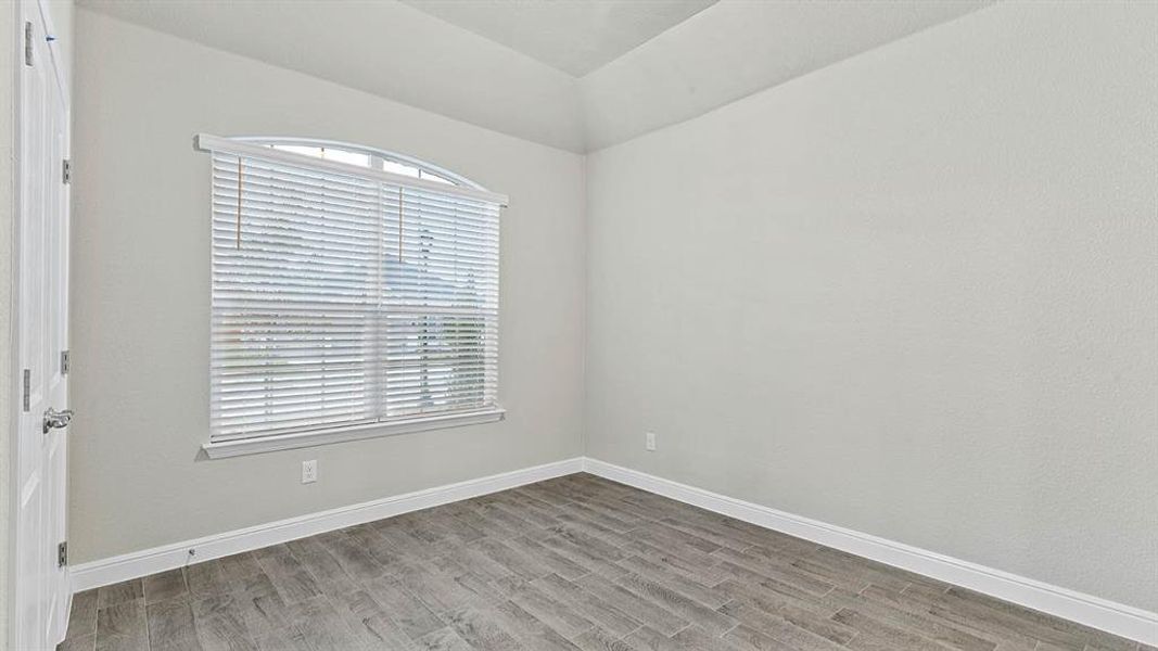 Spacious, unfurnished interior of a new home in Lakeview Pointe, Grand Prairie (Image 36). Spacious, unfurnished interior of a new home in Lakeview Pointe, Grand Prairie (Image 36).