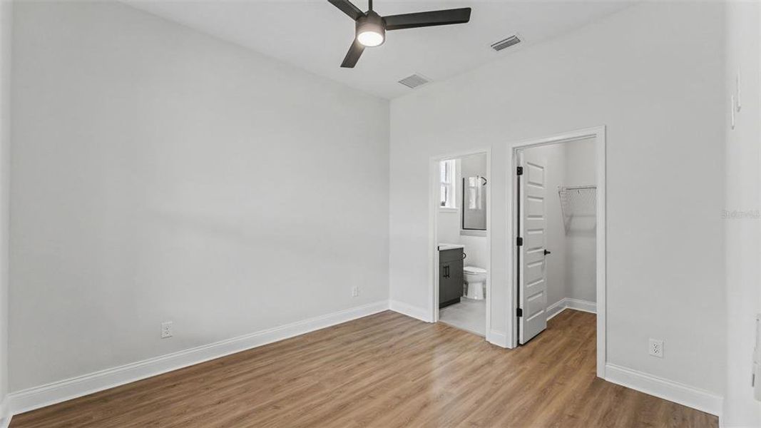 Spacious, unfurnished interior of a new home in , Lakeland (Image 25).