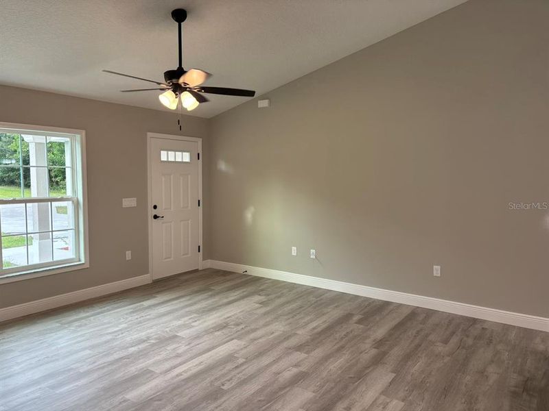 Spacious, unfurnished interior of a new home in , Dunnellon (Image 16).