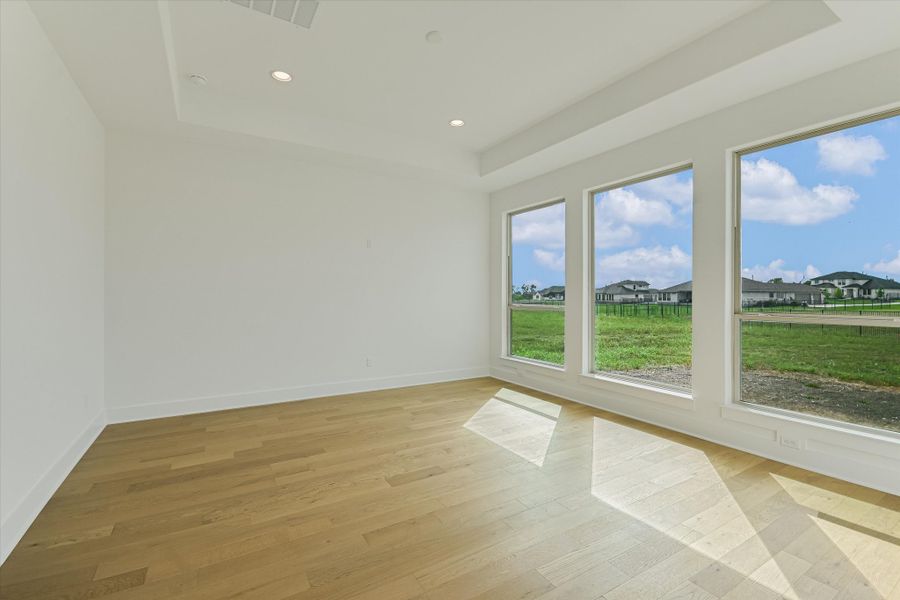Spacious, unfurnished interior of a new home in Scofield Farms Estates, Georgetown (Image 27).