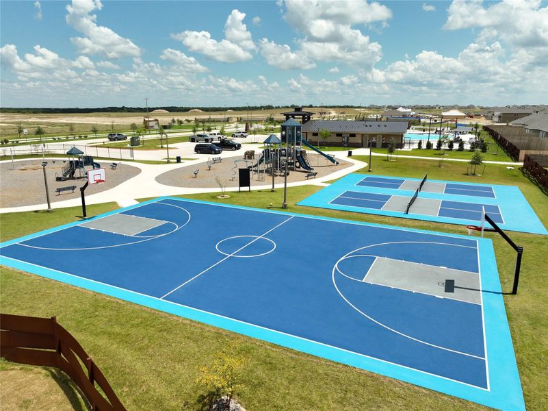 Community amenities in Southern Pointe, College Station (Image 20).