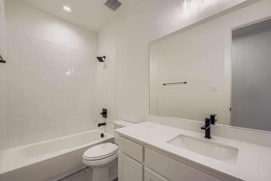 4450 Timberdrift - Full Bathroom
