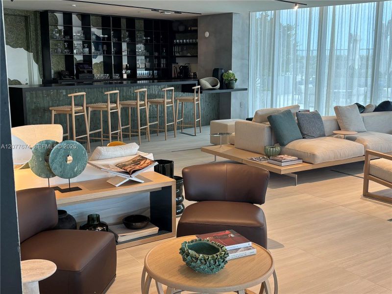 Residents’ Lounge & Bar Residents’ Lounge & Bar