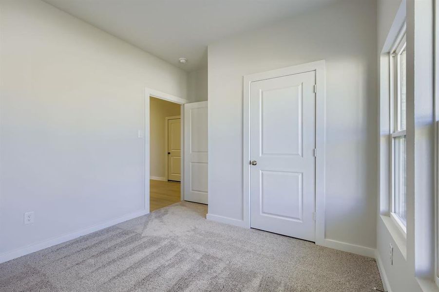 Spacious, unfurnished interior of a new home in Middlefield Village, Dallas (Image 29).