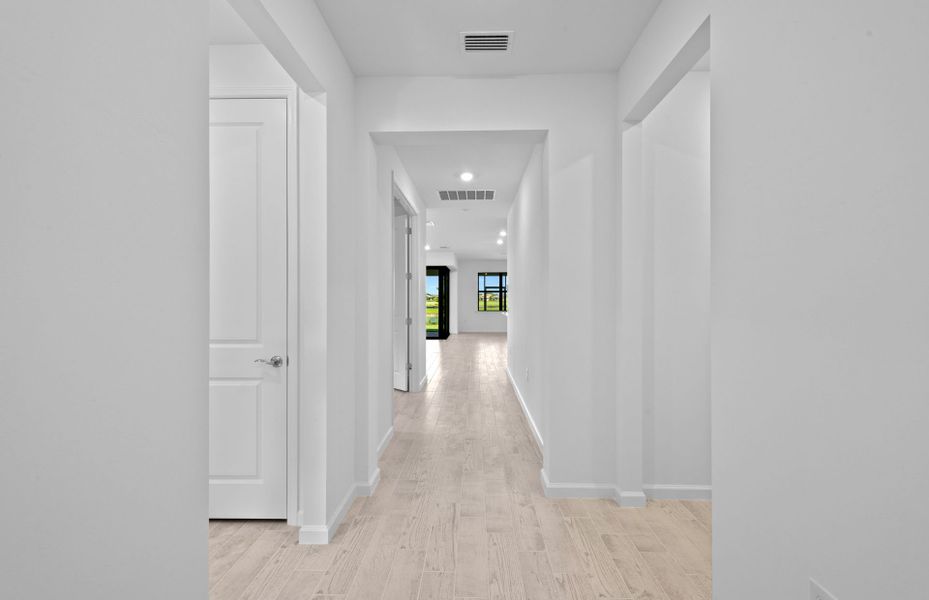 Spacious, unfurnished interior of a new home in Del Webb Naples, Immokalee (Image 17).
