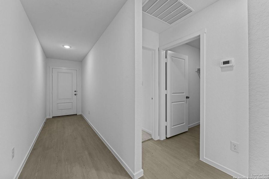 Spacious, unfurnished interior of a new home in Steelwood Trails: Watermill Collection, New Braunfels (Image 12).