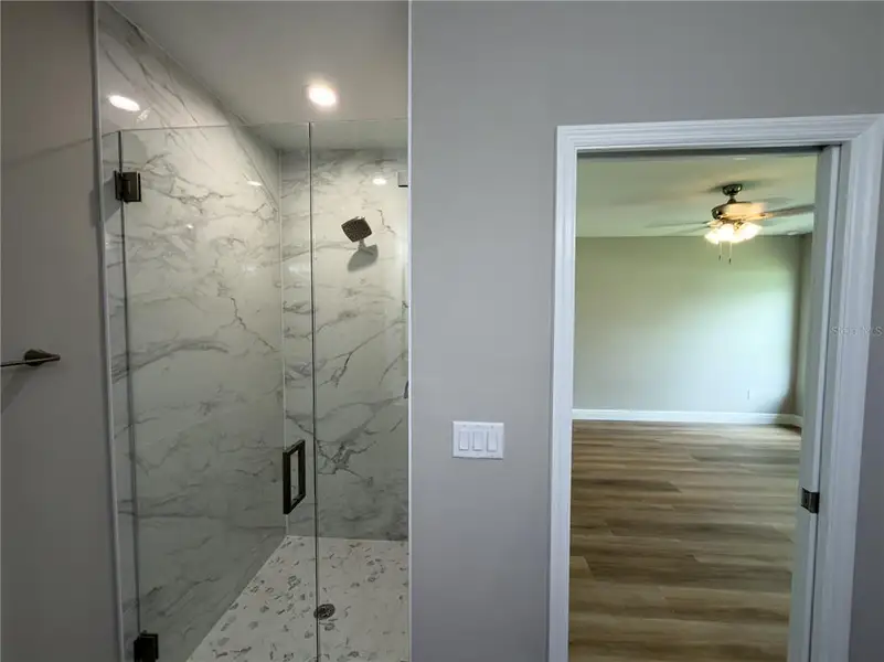 Spacious, unfurnished interior of a new home in , Deltona (Image 11).